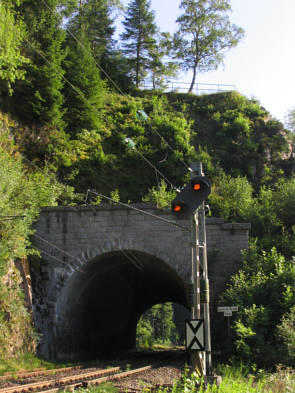 Schwarzwaldbahn: Gaislochtunnel mit Aussichtspunkt Dreibahnenblick