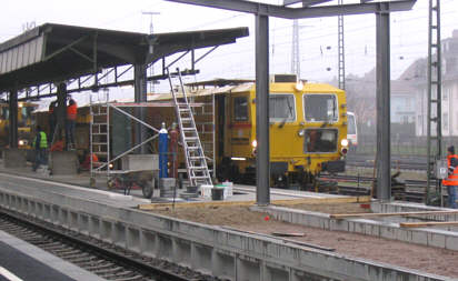 Bauarbeiten für den OSB-Bahnsteig an Gleis 7 in Offenburg
